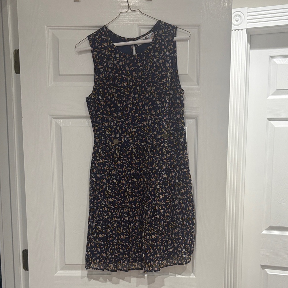 ☀️2/$15☀️ Floral dress